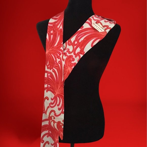 💖 Gorgeous Trina Turk Silk Scarf 💖 - Picture 1 of 3